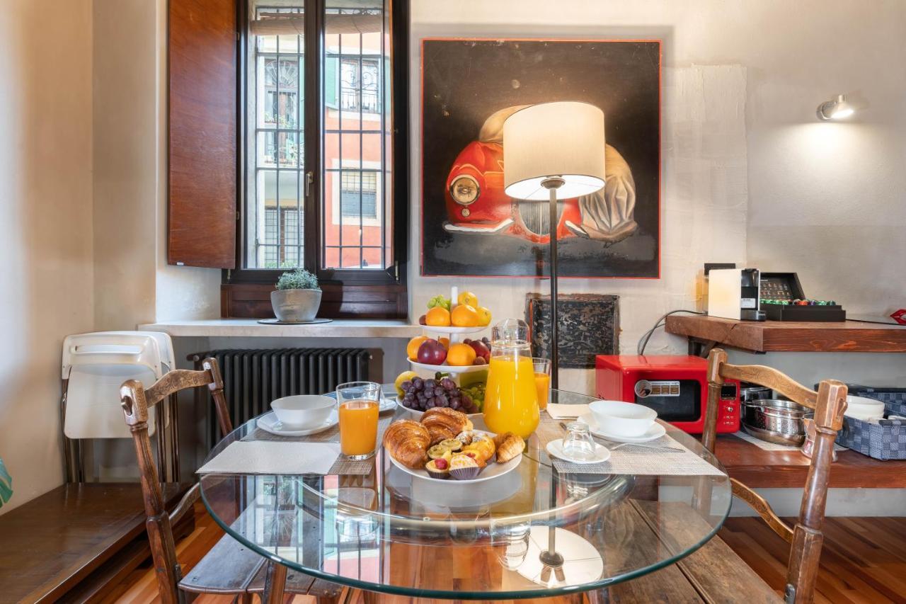 Il Garbo Apartments And Suite Verona Bagian luar foto